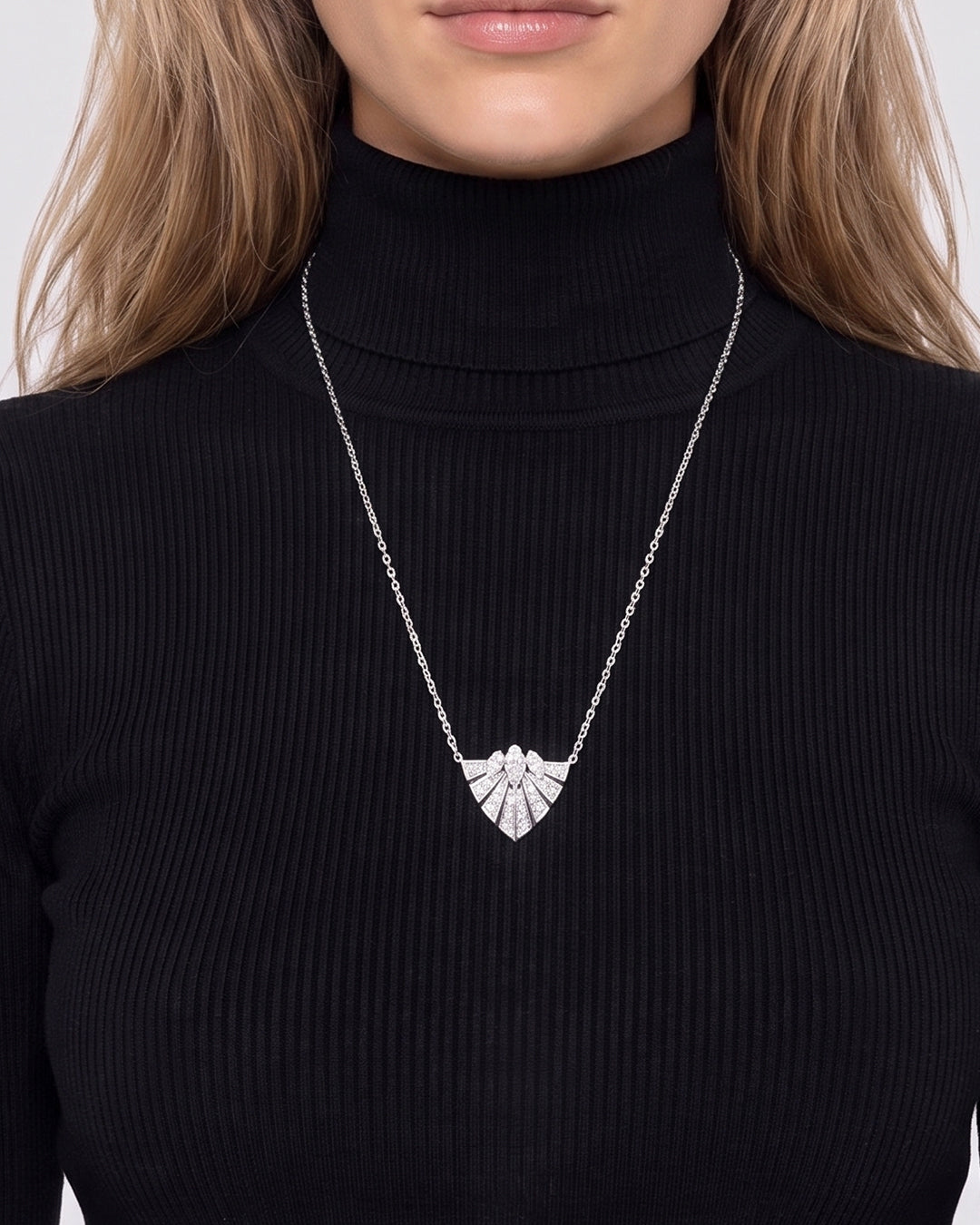 Collier Plume d'Or Tout Pavage
