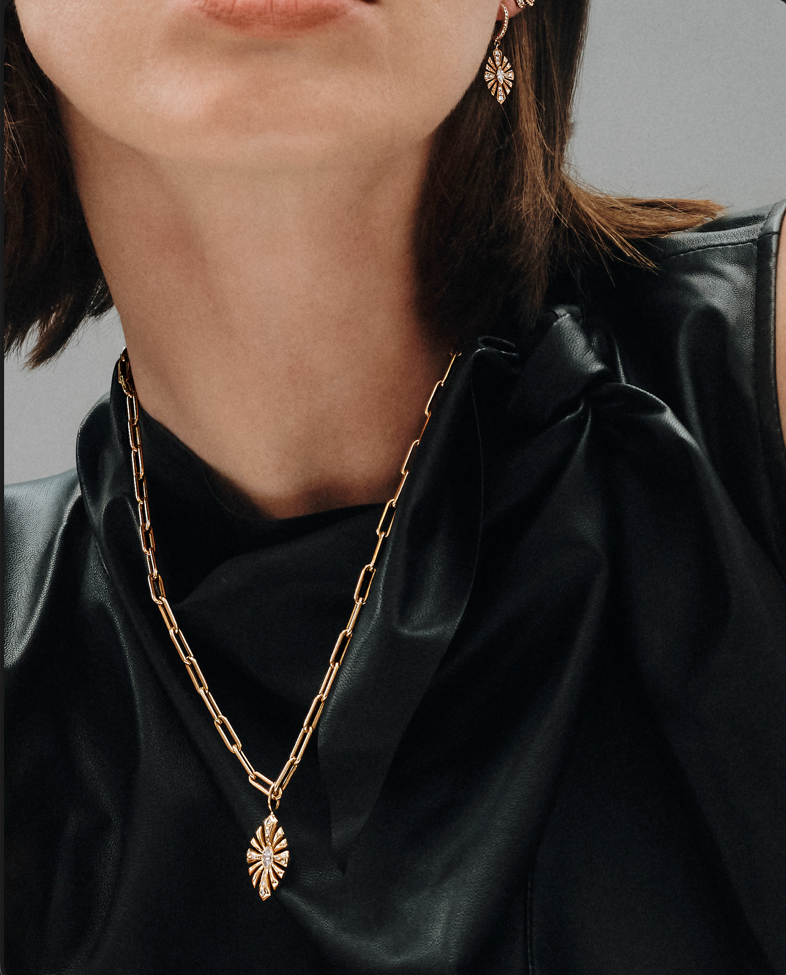 Collier Daisy Bump